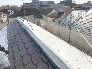 スレート屋根　遮熱シリコン　下塗り２