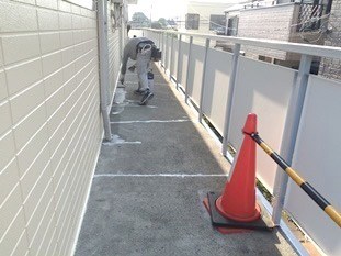 鉄骨階段　防水塗装