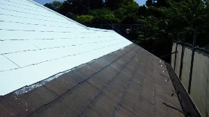 屋根　ガイナ塗装　下塗り　２回目１
