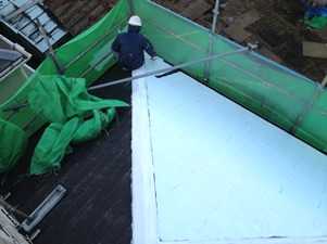 ２Fの屋根塗装　遮熱プライマー