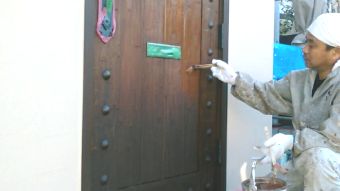 鎌倉市　玄関ドア塗装