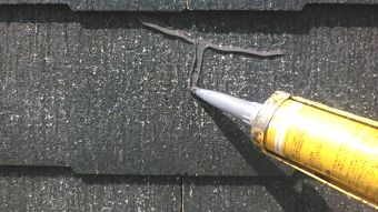 コロニアル屋根　ひび割れ補修