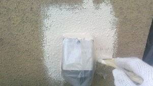 モルタル外壁塗装　中塗り２
