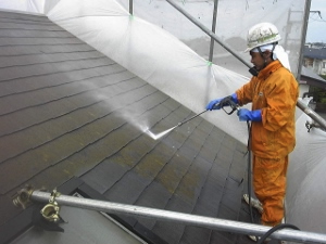 高圧洗浄　藤沢市　屋根塗装２