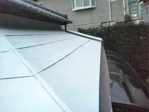 トタン屋根　ガイナ塗装２