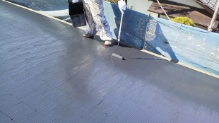 屋根スレート瓦　遮熱塗装　上塗り４